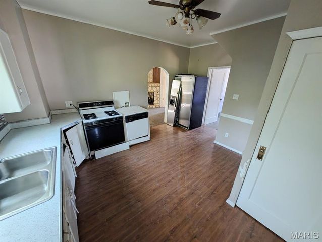 612 S 6th Street, Belleville, IL 62220