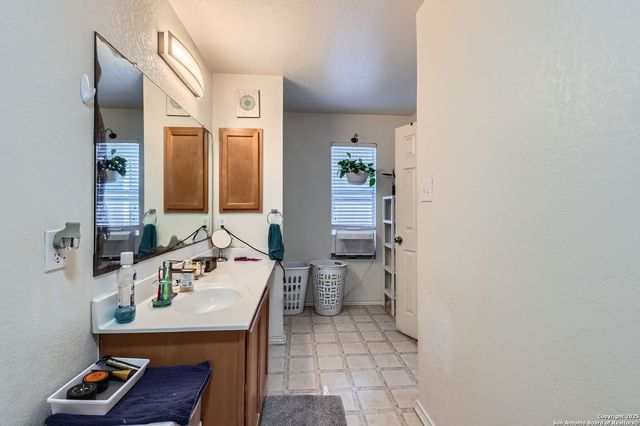 600 Gatewood Briar, Cibolo, TX 78108