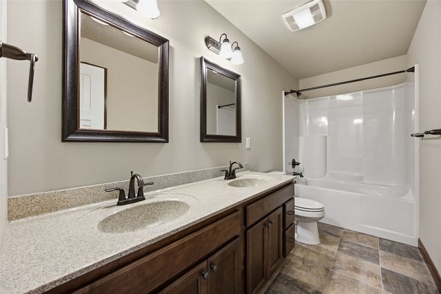 513 Bainberry Street, Tiffin, IA 52340