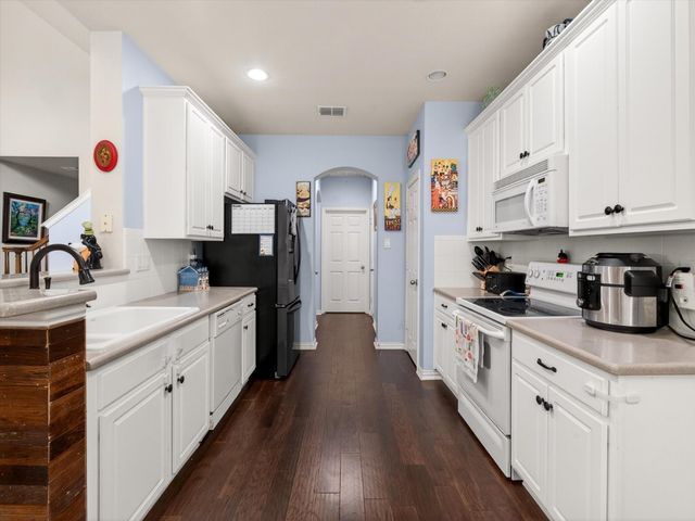 1828 Branch Trail, Carrollton, TX 75007