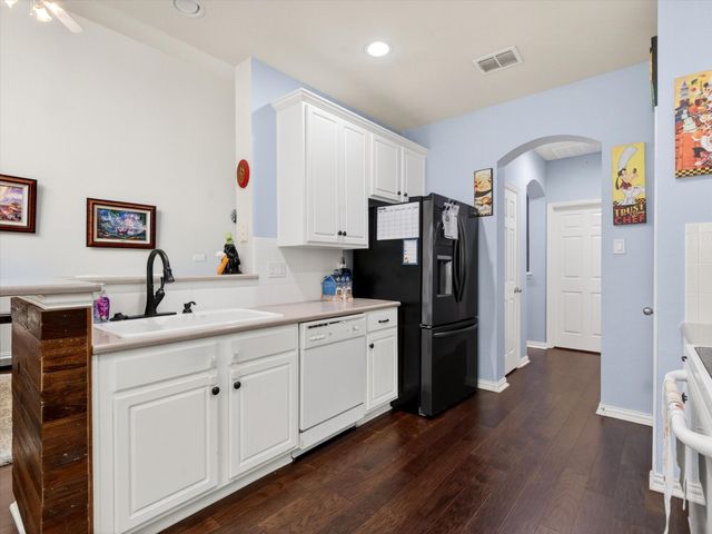1828 Branch Trail, Carrollton, TX 75007