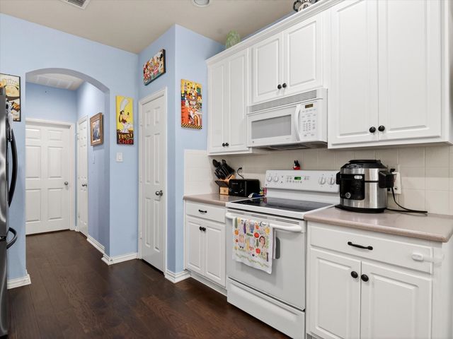 1828 Branch Trail, Carrollton, TX 75007