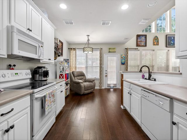 1828 Branch Trail, Carrollton, TX 75007