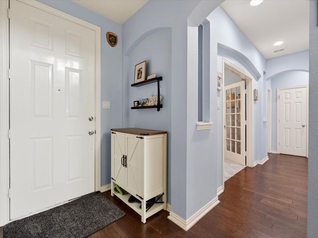 1828 Branch Trail, Carrollton, TX 75007