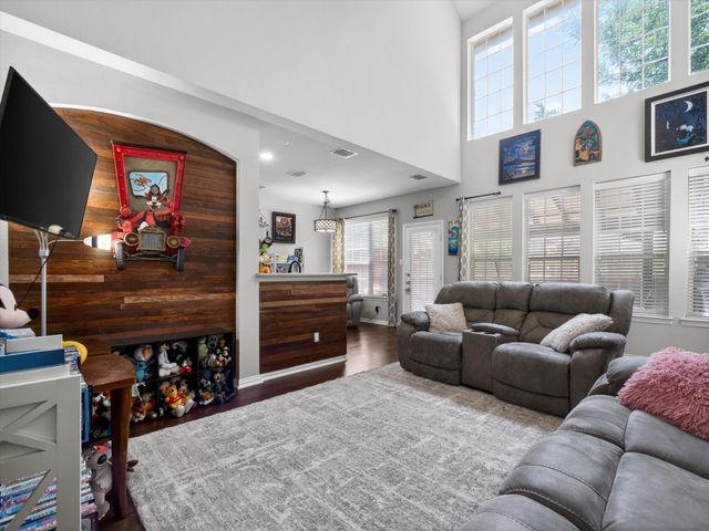 1828 Branch Trail, Carrollton, TX 75007