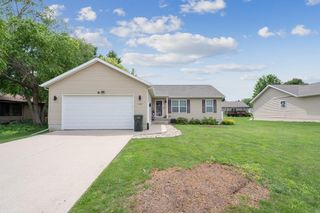 1402 Springbrook Drive, Cedar Falls, IA 50613