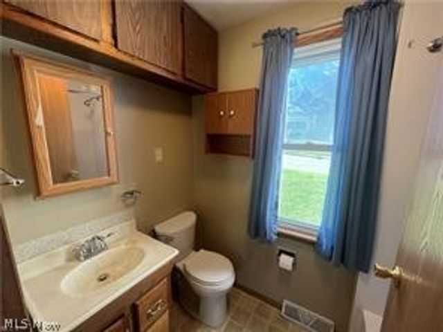 55500 National Road, Bridgeport, OH 43912