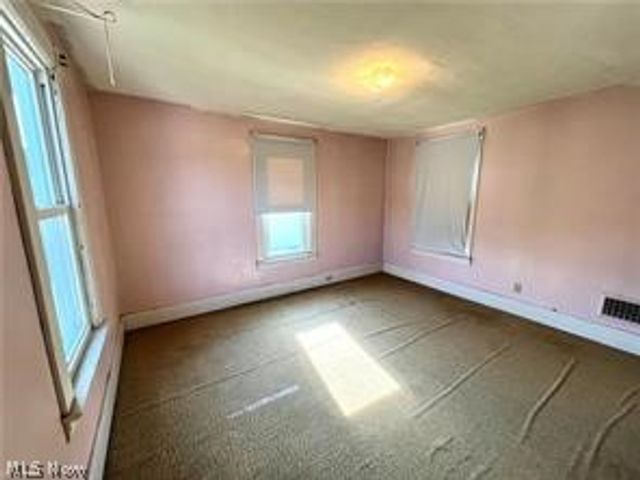 55500 National Road, Bridgeport, OH 43912