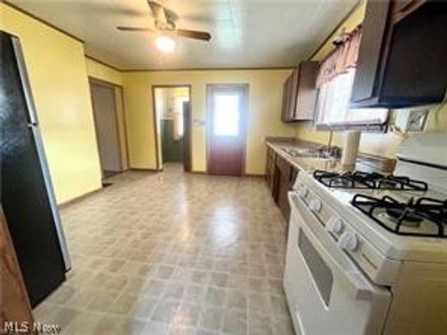 55500 National Road, Bridgeport, OH 43912