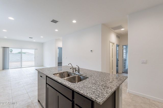 5447 E Azara Drive, San Tan Valley, AZ 85140