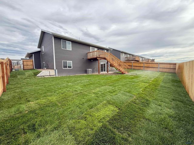 445 YELNER DR, Box Elder, SD 57719