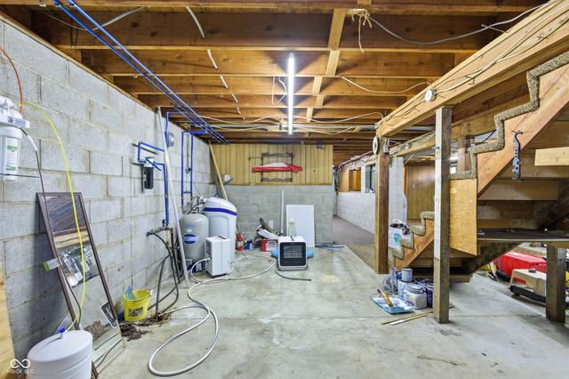 875 N 600 W, Anderson, IN 46011