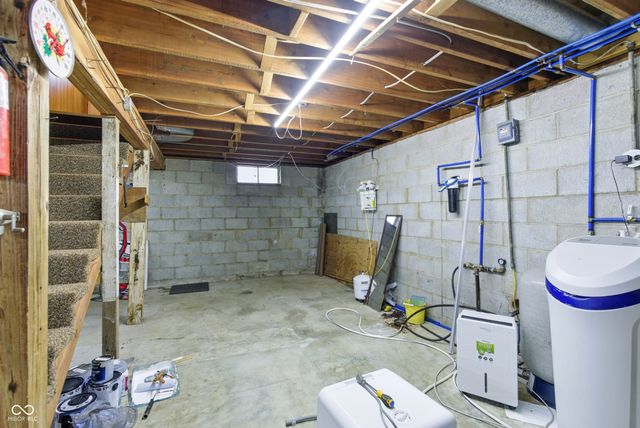 875 N 600 W, Anderson, IN 46011