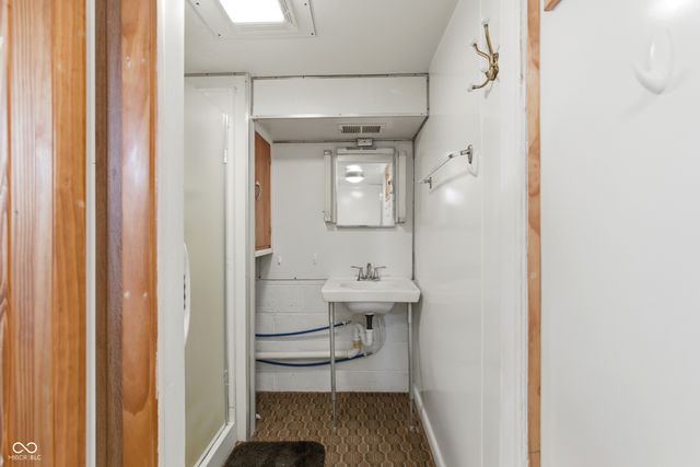 875 N 600 W, Anderson, IN 46011