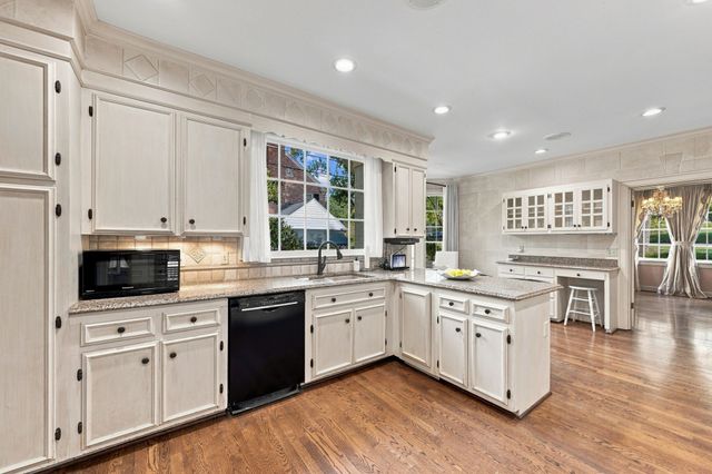 317 Sutherland Ave, Nashville, TN 37205