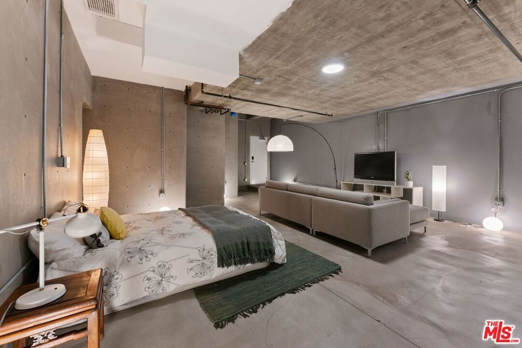 Image 17 of property listing at 1244 14th Street E, Santa Monica, CA 90404