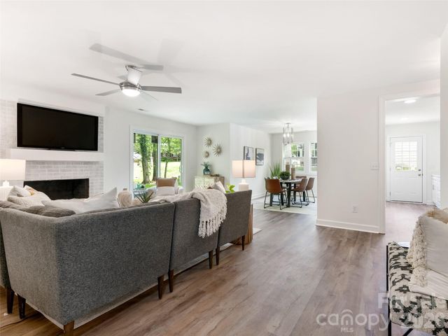 7606 Walnut Wood Drive, Charlotte, NC 28227