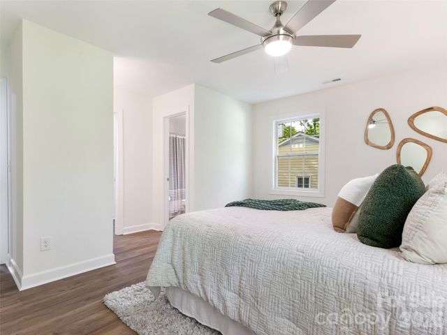 7606 Walnut Wood Drive, Charlotte, NC 28227