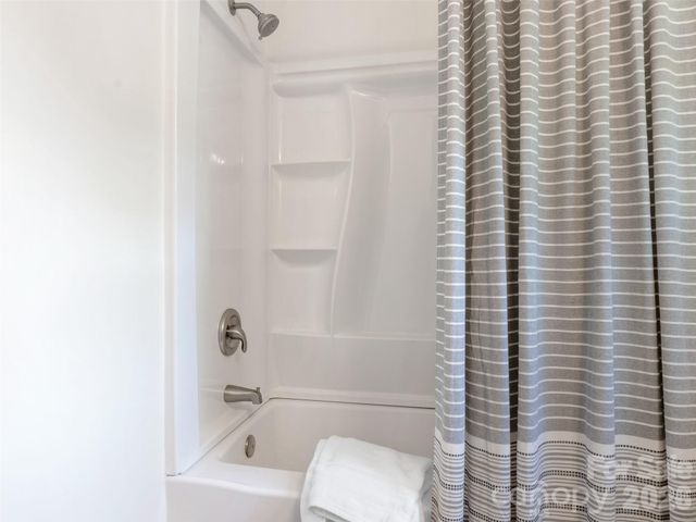 7606 Walnut Wood Drive, Charlotte, NC 28227