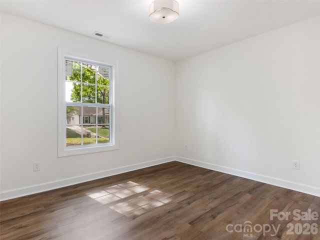 7606 Walnut Wood Drive, Charlotte, NC 28227