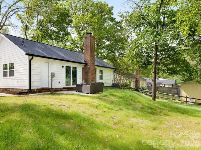 7606 Walnut Wood Drive, Charlotte, NC 28227