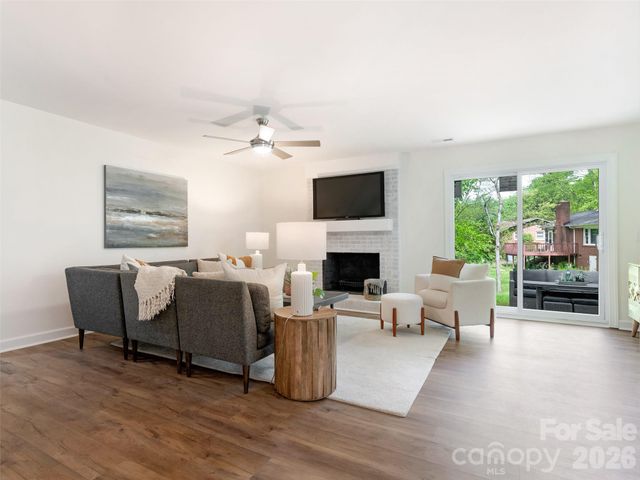 7606 Walnut Wood Drive, Charlotte, NC 28227