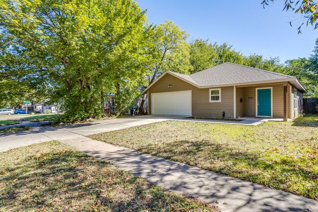 3955 Alamo Avenue, Fort Worth, TX 76107