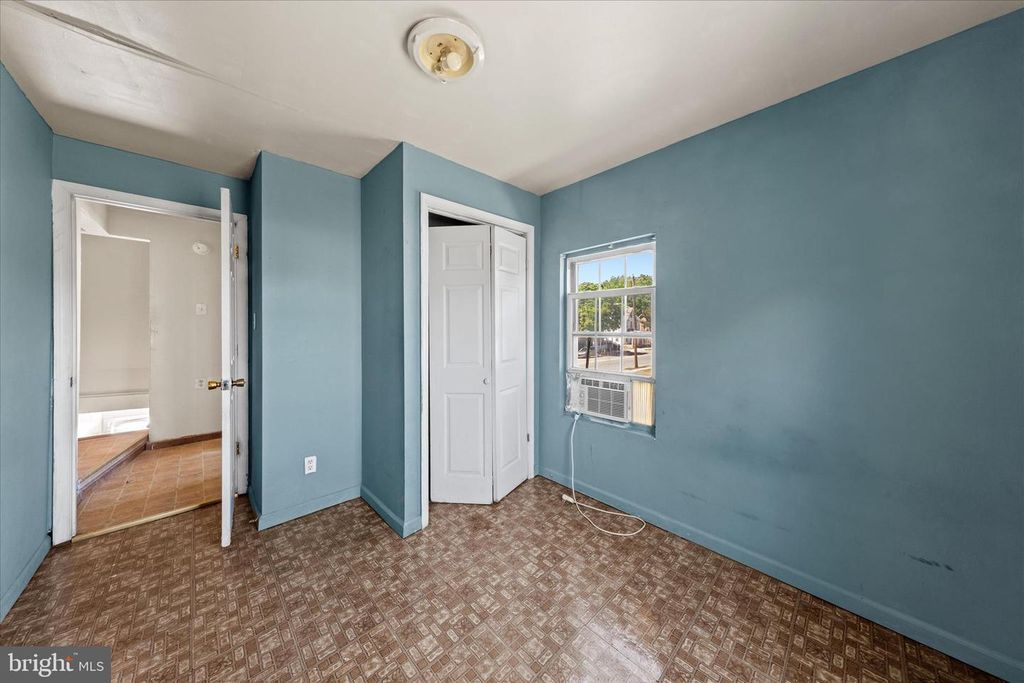 Image 13 of property listing at 303 N FRONT ST, Seaford, DE 19973