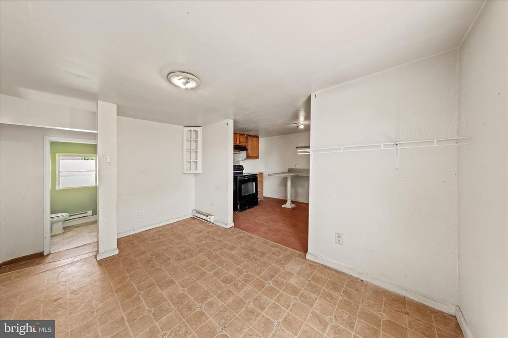 Image 17 of property listing at 303 N FRONT ST, Seaford, DE 19973
