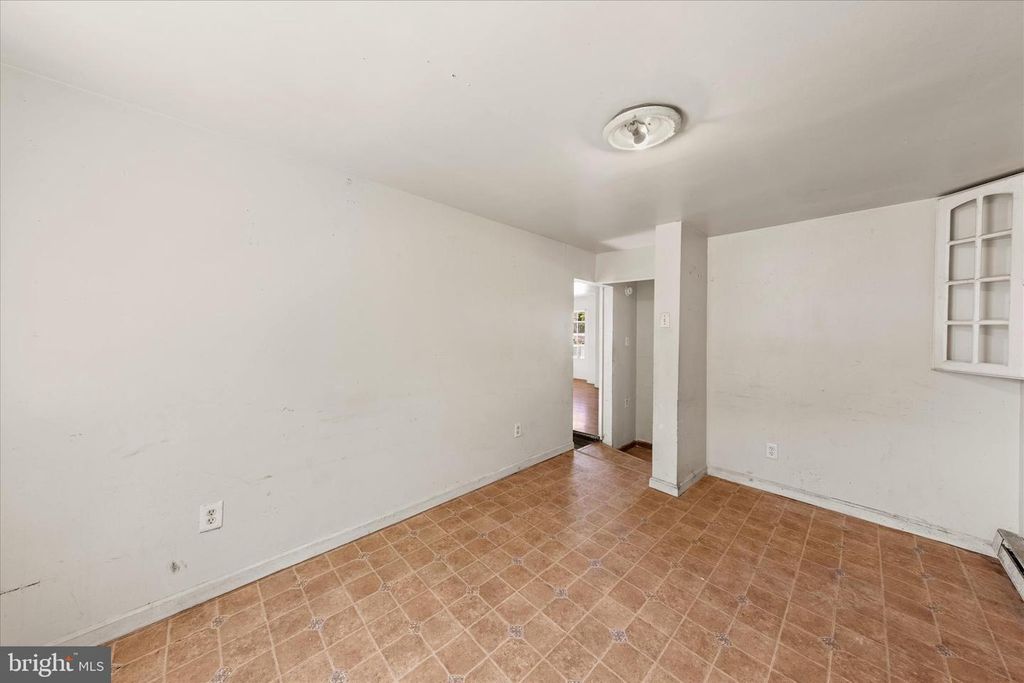 Image 18 of property listing at 303 N FRONT ST, Seaford, DE 19973