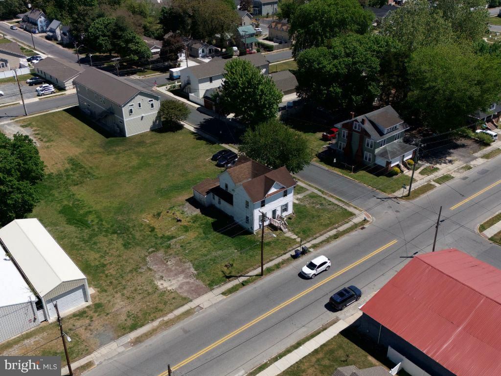 Image 2 of property listing at 303 N FRONT ST, Seaford, DE 19973