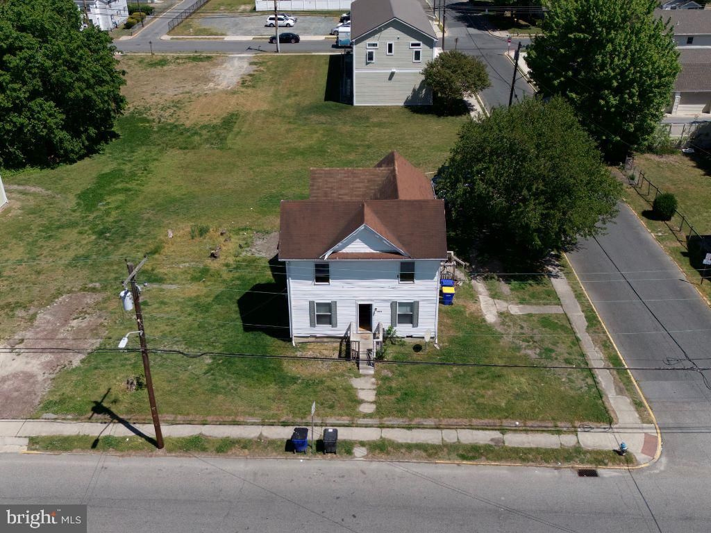 Image 30 of property listing at 303 N FRONT ST, Seaford, DE 19973