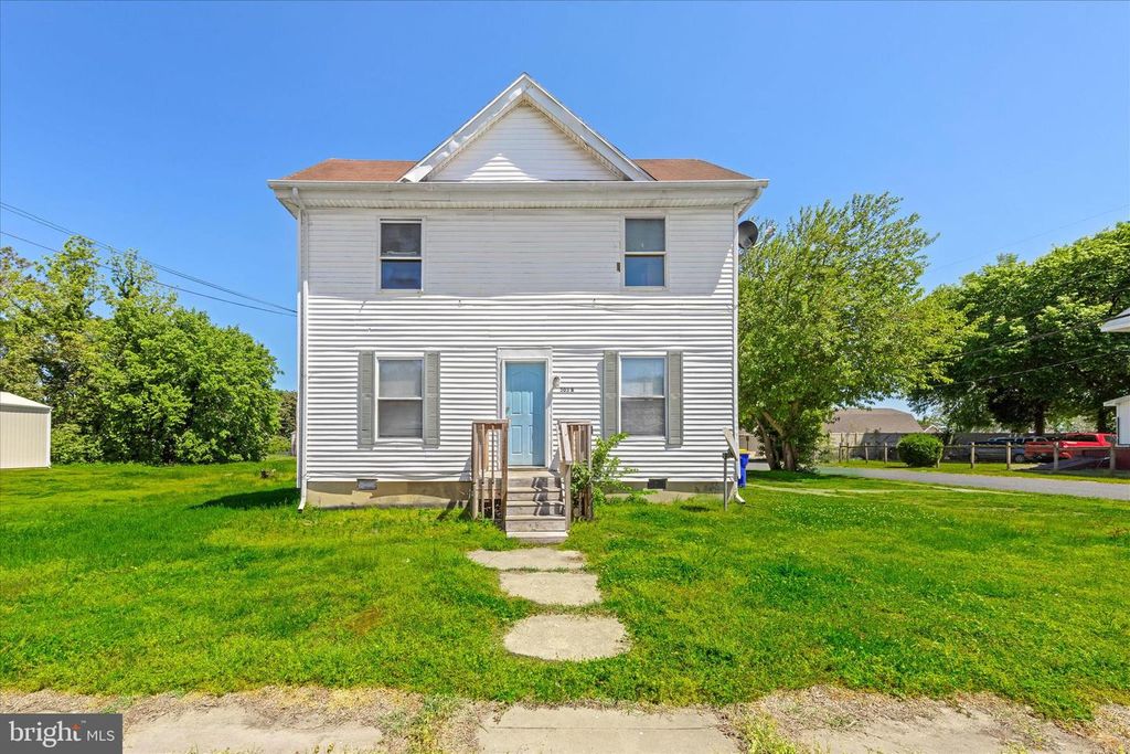 Image 32 of property listing at 303 N FRONT ST, Seaford, DE 19973