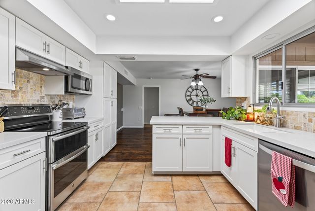 9711 W CALICO Drive, Sun City, AZ 85373