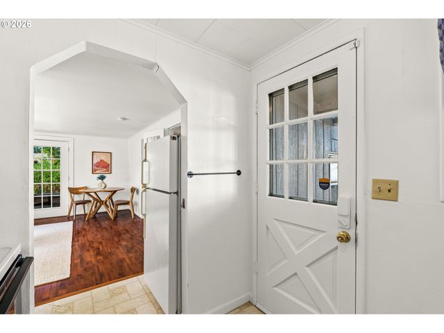 257 W 15TH Ave, Eugene, OR 97401