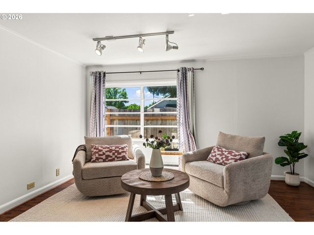 257 W 15TH Ave, Eugene, OR 97401