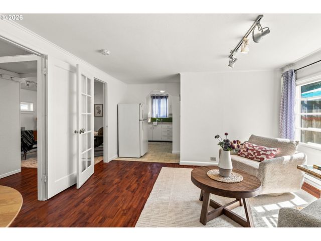 257 W 15TH Ave, Eugene, OR 97401