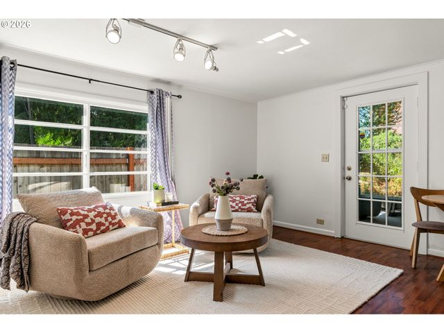 257 W 15TH Ave, Eugene, OR 97401