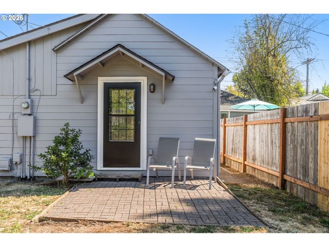 257 W 15TH Ave, Eugene, OR 97401