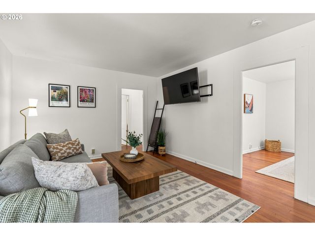 257 W 15TH Ave, Eugene, OR 97401
