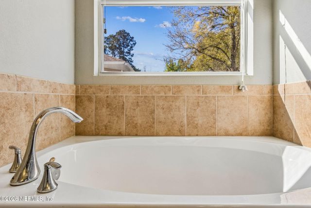 10400 ADDISON LAKES Drive, Jacksonville, FL 32257