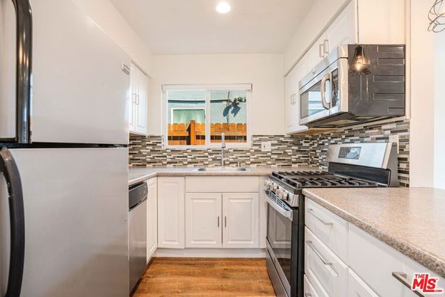 12009 Cedar Avenue A, Hawthorne, CA 90250