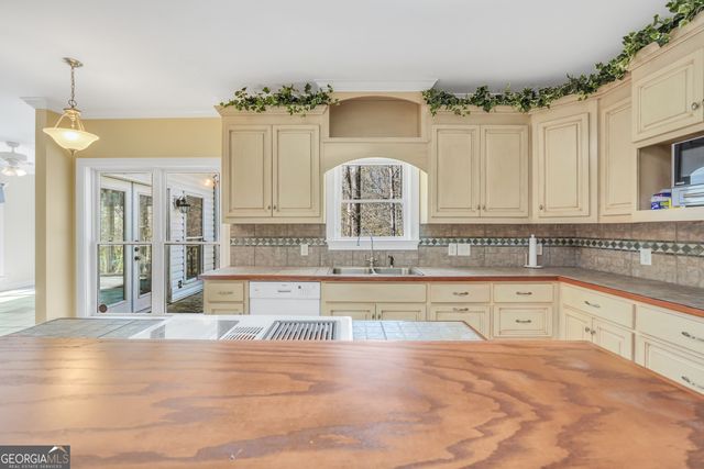 404 Blue Store Road, Forsyth, GA 31029