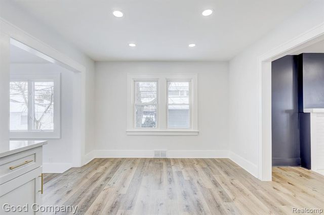 16309 Kirkshire Avenue, Beverly Hills, MI 48025