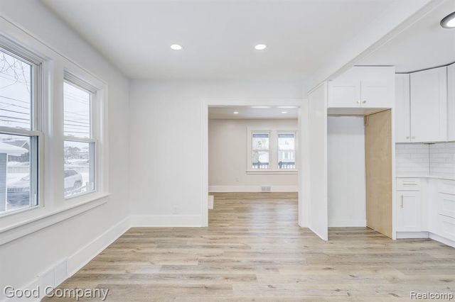 16309 Kirkshire Avenue, Beverly Hills, MI 48025