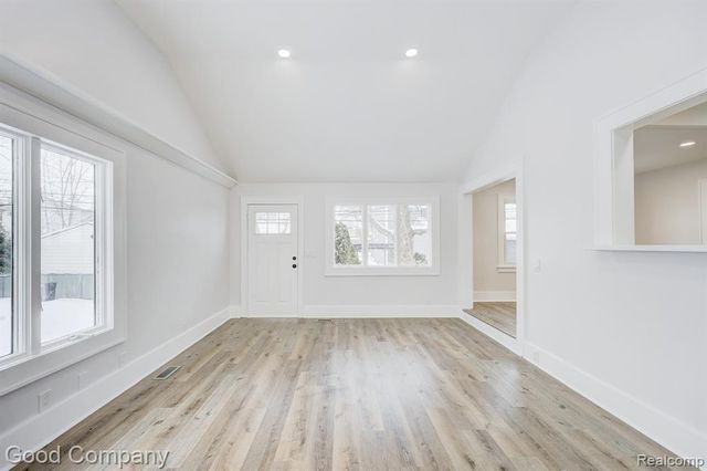 16309 Kirkshire Avenue, Beverly Hills, MI 48025