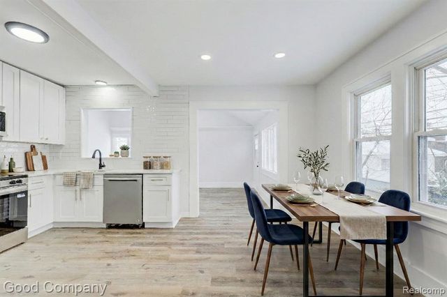 16309 Kirkshire Avenue, Beverly Hills, MI 48025