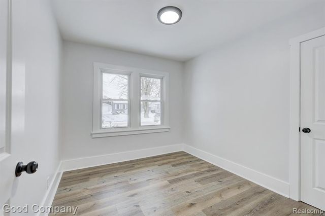 16309 Kirkshire Avenue, Beverly Hills, MI 48025