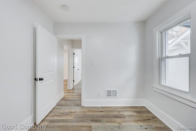 16309 Kirkshire Avenue, Beverly Hills, MI 48025