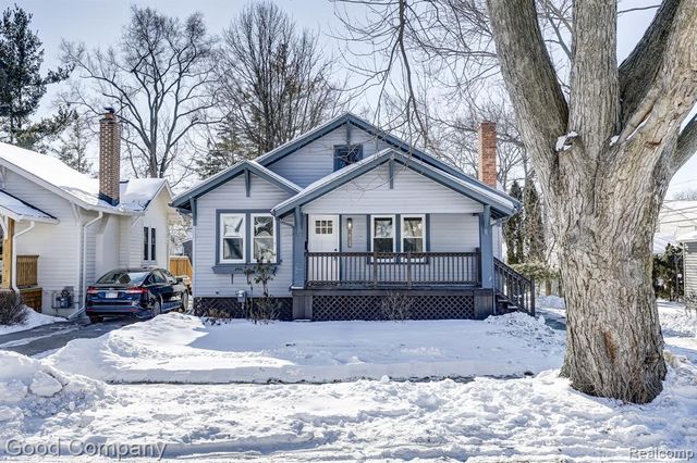 16309 Kirkshire Avenue, Beverly Hills, MI 48025